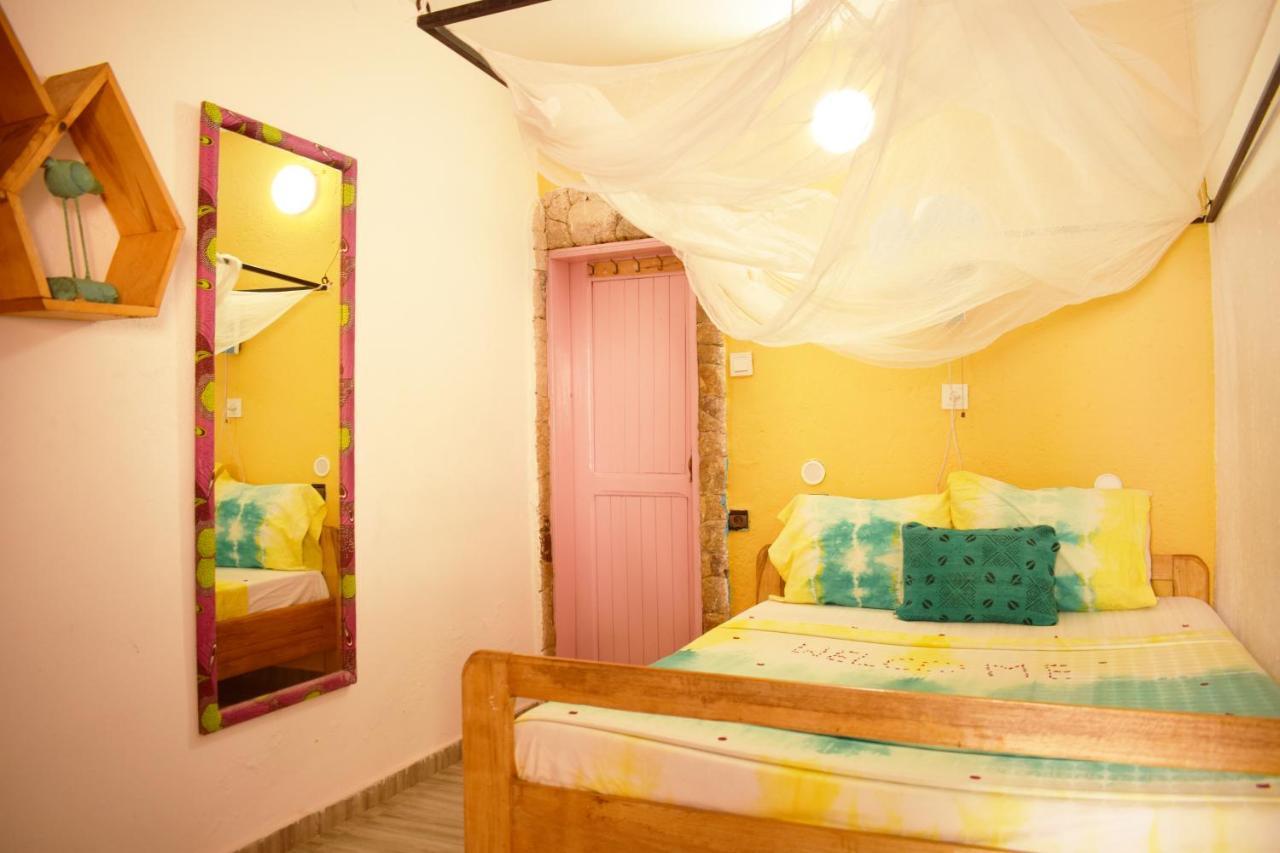 Hotel Mimosa Airport Тубаб Диалао Экстерьер фото