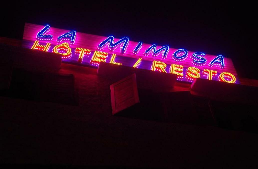 Hotel Mimosa Airport Тубаб Диалао Экстерьер фото
